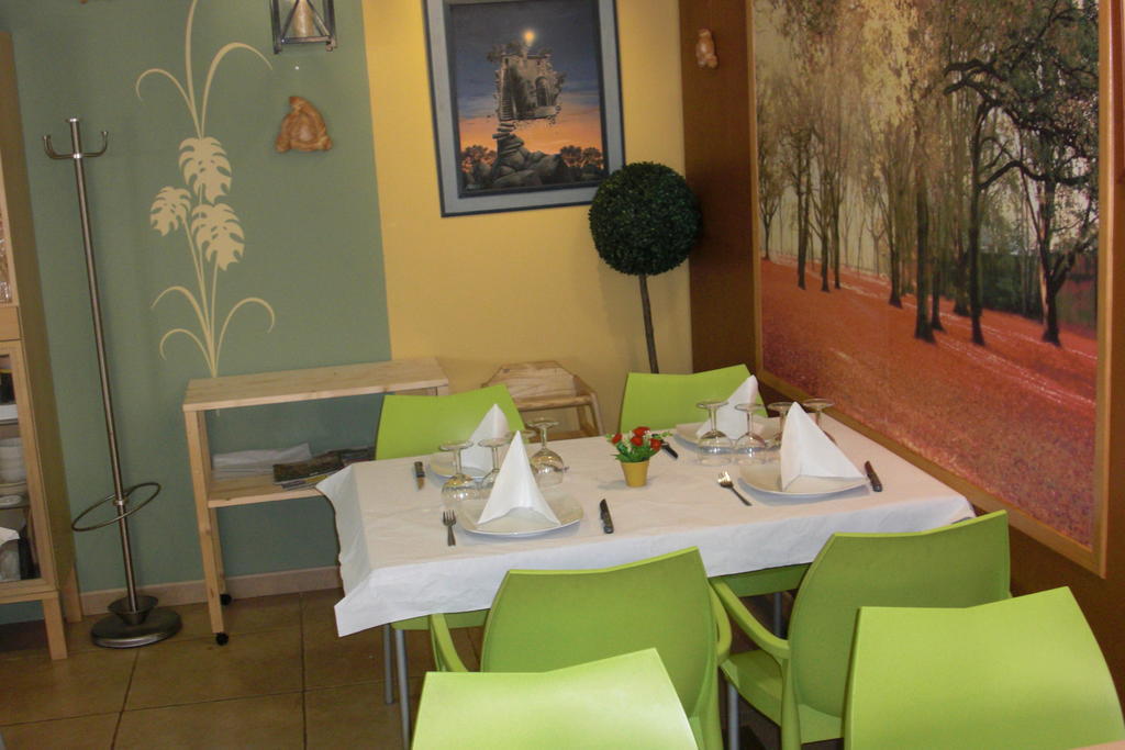 Готель Ca La Conxita Hostal & Restaurante La Vajol Екстер'єр фото