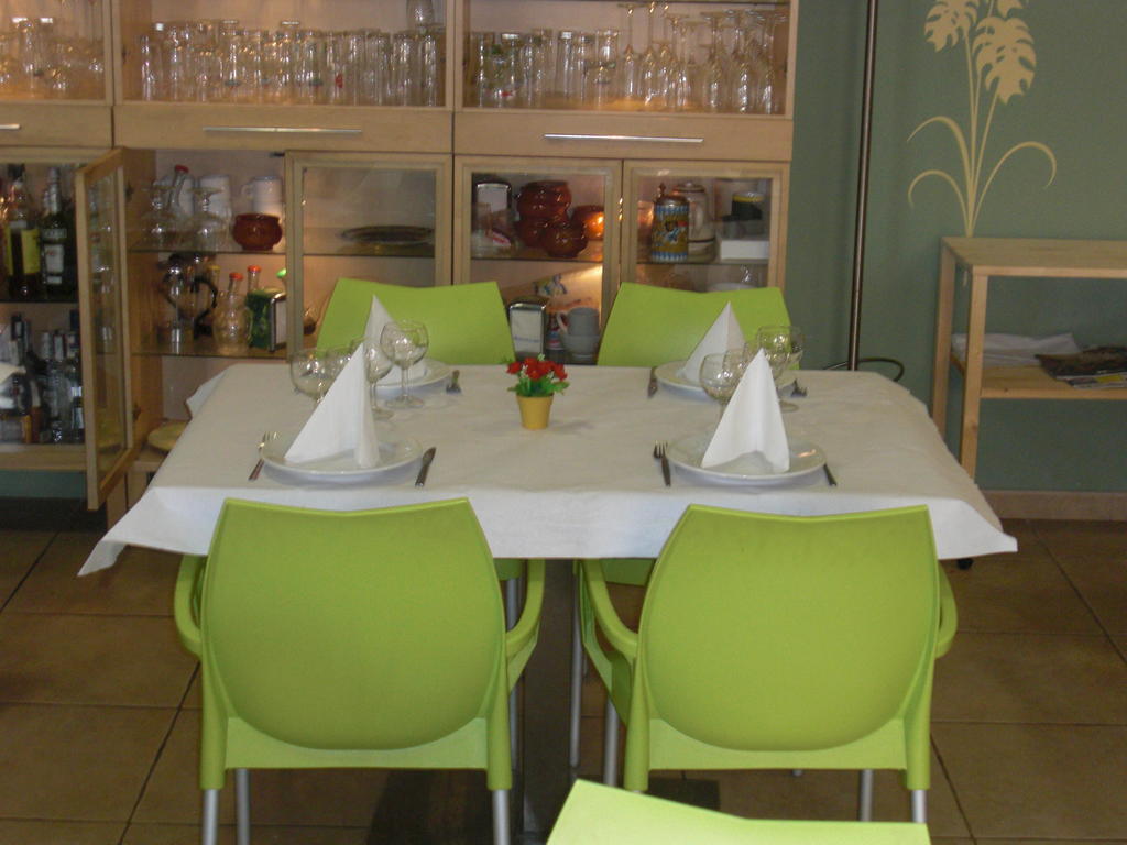 Готель Ca La Conxita Hostal & Restaurante La Vajol Екстер'єр фото